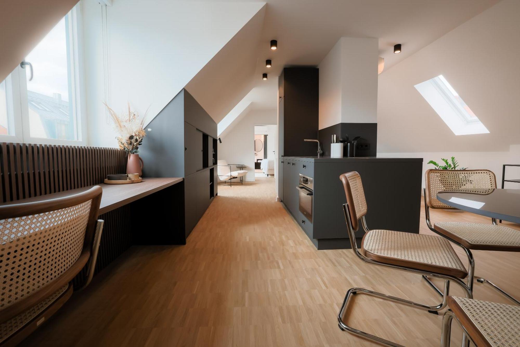 Bob W Schwabing 4*